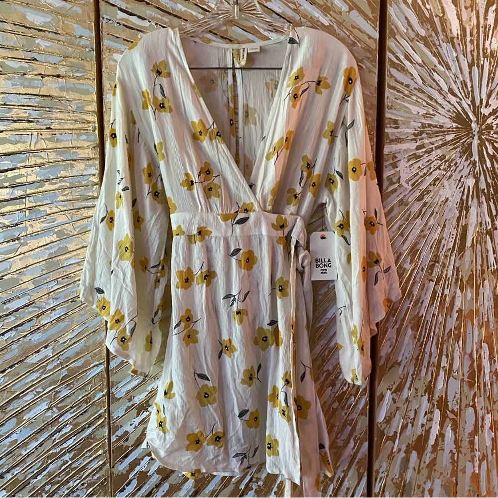 Woman’s Billabong Relax On High Gold Dust Wrap Dress NWT